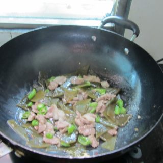 海带炒肉片的做法步骤：5