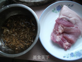 笋干菜蒸肉饼的做法步骤：1
