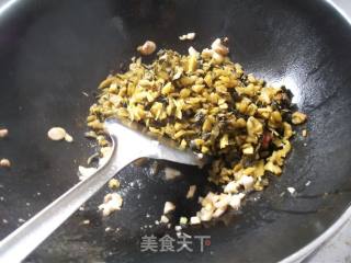 酸菜炒肉末的做法步骤：6