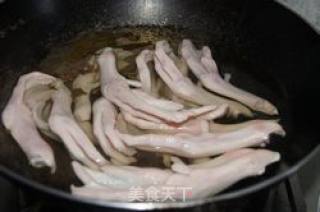 香卤鸭掌的做法步骤：2