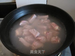 香菇烧排骨的做法步骤：2
