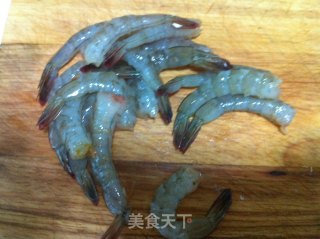 凤尾虾的做法步骤：3
