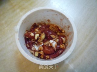 街头小吃——烧饼夹里脊的做法步骤：5