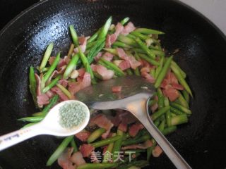 培根炒芦笋的做法步骤：8