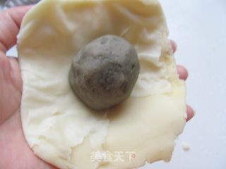 绿豆蛋黄酥的做法步骤：14