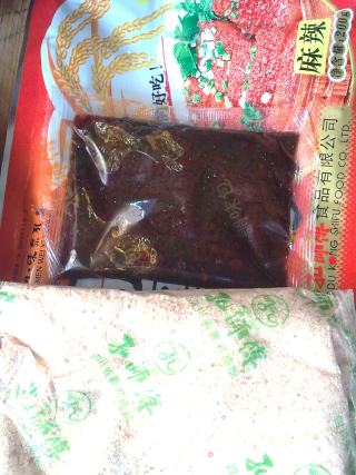 粉蒸肥肠的做法步骤：3