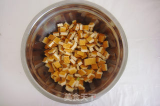 酱爆香干丁的做法步骤：3