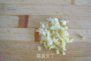 酱爆香干丁的做法步骤：4