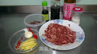 麻油姜丝炒羊肉的做法步骤：1