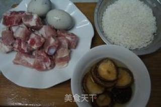 排骨皮蛋粥的做法步骤：1