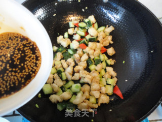 黄瓜爆鲈鱼的做法步骤：18