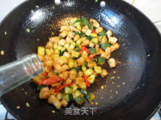 黄瓜爆鲈鱼的做法步骤：19