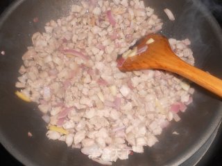 家常卤肉饭的做法步骤：4