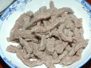 “ 蘑”力“食”足——茶树菇炒牛柳的做法步骤：7