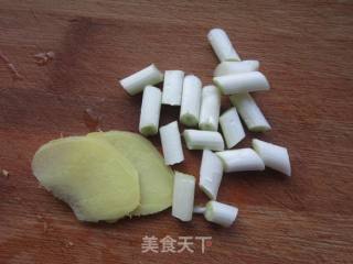 木瓜枸杞鲫鱼汤的做法步骤：2
