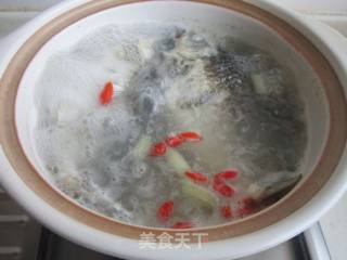 木瓜枸杞鲫鱼汤的做法步骤：7