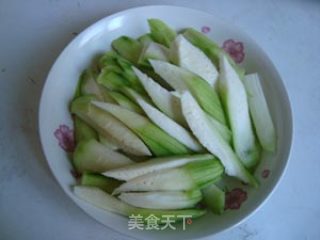 丝瓜面疙瘩的做法步骤：1