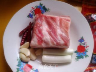 梅菜扣肉的做法步骤：1