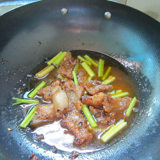 客家菜---香菜鱼香五花肉的做法步骤：8