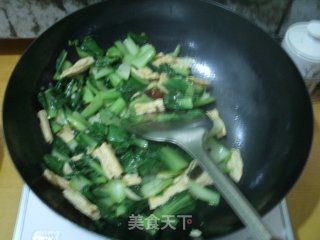 金秋小清新——青菜炒腐竹的做法步骤：9