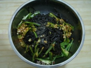 香拌蕨根粉的做法步骤：4