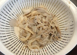 菠萝咕咾蘑菇的做法步骤：3
