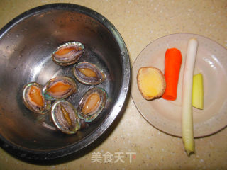 原壳鲍鱼的做法步骤：1