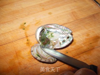原壳鲍鱼的做法步骤：5