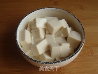 平菇豆腐味噌汤的做法步骤：1