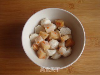 平菇豆腐味噌汤的做法步骤：2