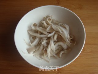 平菇豆腐味噌汤的做法步骤：3