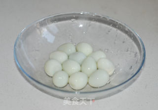 【沸腾你的美食梦想】糖醋鹌鹑蛋的做法步骤：1