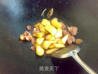 乳香土豆焖排骨的做法步骤：10