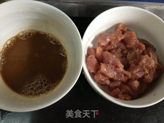 宫爆肉丁的做法步骤：3