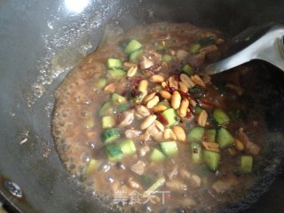 宫爆肉丁的做法步骤：8