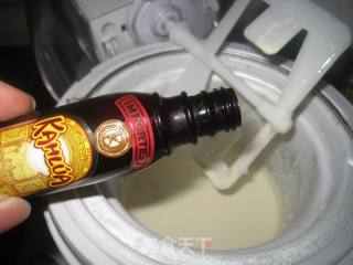 蓝莓咖啡酒冰淇淋的做法步骤：5