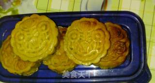 蛋黄月饼的做法步骤：10