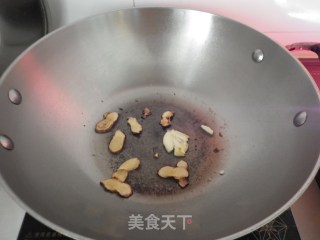 蟹虎炖嫩豆腐的做法步骤：3