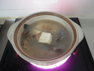 蟹虎炖嫩豆腐的做法步骤：7