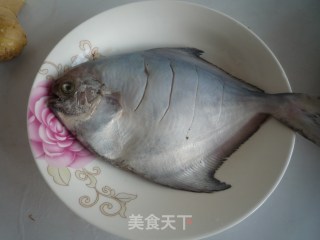 清蒸平鱼的做法步骤：2