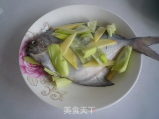 清蒸平鱼的做法步骤：6