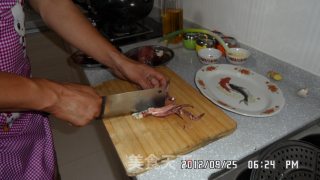 油泼鱿鱼的做法步骤：4