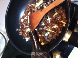 尖椒炒腊肠的做法步骤：7