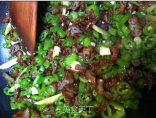 尖椒炒腊肠的做法步骤：8