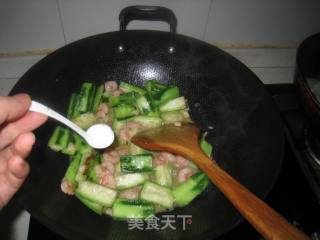 虾仁炒丝瓜的做法步骤：7