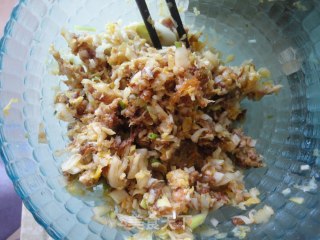 玉米面酸菜团子的做法步骤：5