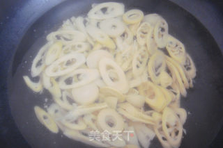 香浓麻辣--竹笋海带炖排骨的做法步骤：4