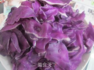 甘蓝炒鸡蛋的做法步骤：1