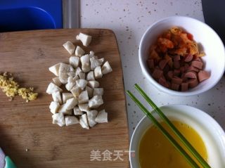 海鲜缤纷炒饭的做法步骤：1