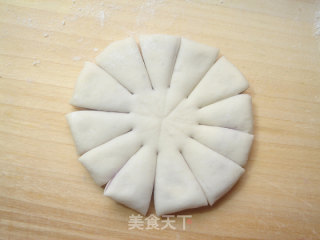 换着花样做馒头——【紫薯花形馒头】的做法步骤：9